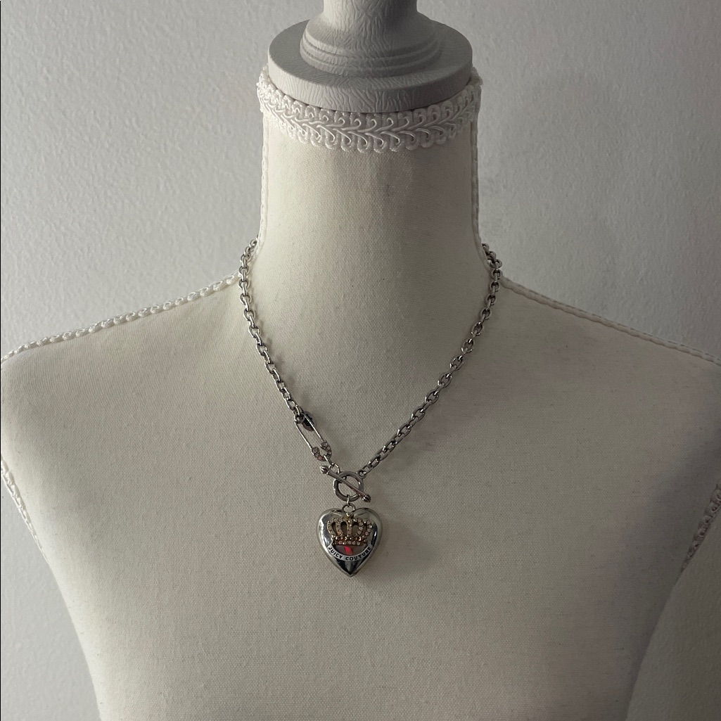 Vintage Juicy Couture Silver Chain Chunky Heart Charm Necklace 59$